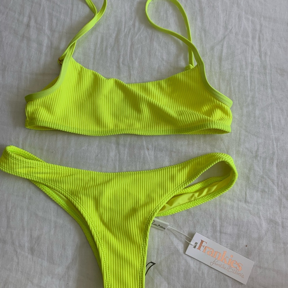 Frankies bikini set!